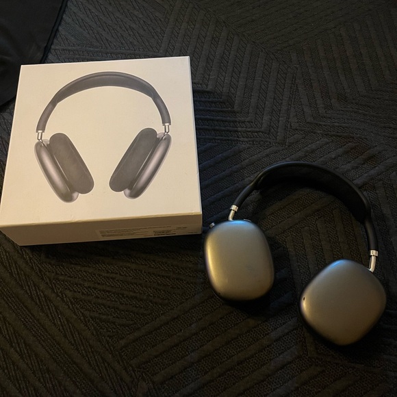 Apple AirPods max - Picture 1 of 2